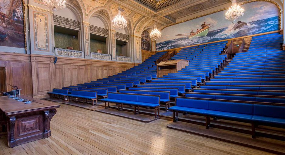 Top des auditoriums avec lumière du jour à Paris