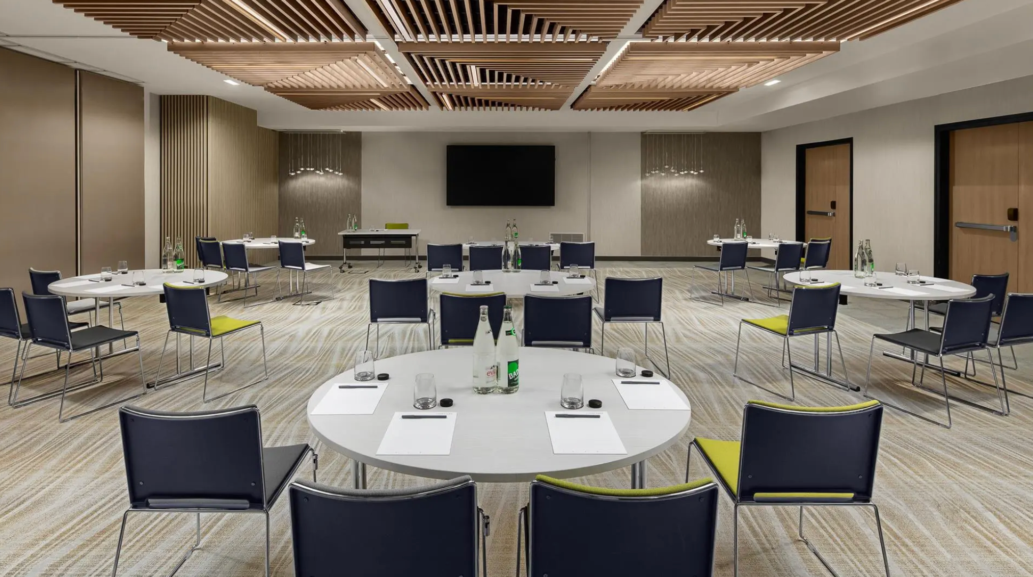 Courtyard by Marriott Porte de Versailles - Photo 1