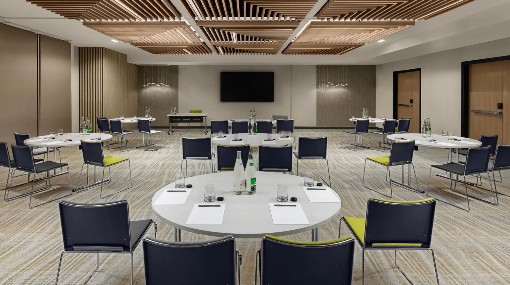 Courtyard by Marriott Porte de Versailles - Photo 1