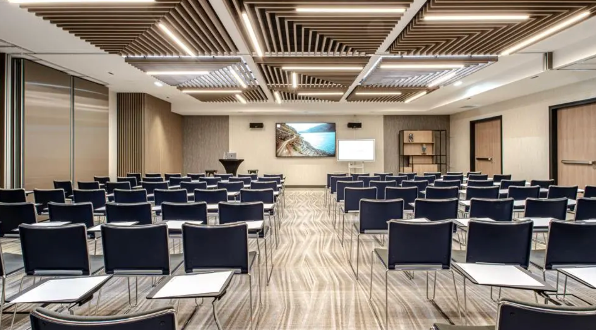 Courtyard by Marriott Porte de Versailles - Photo 3