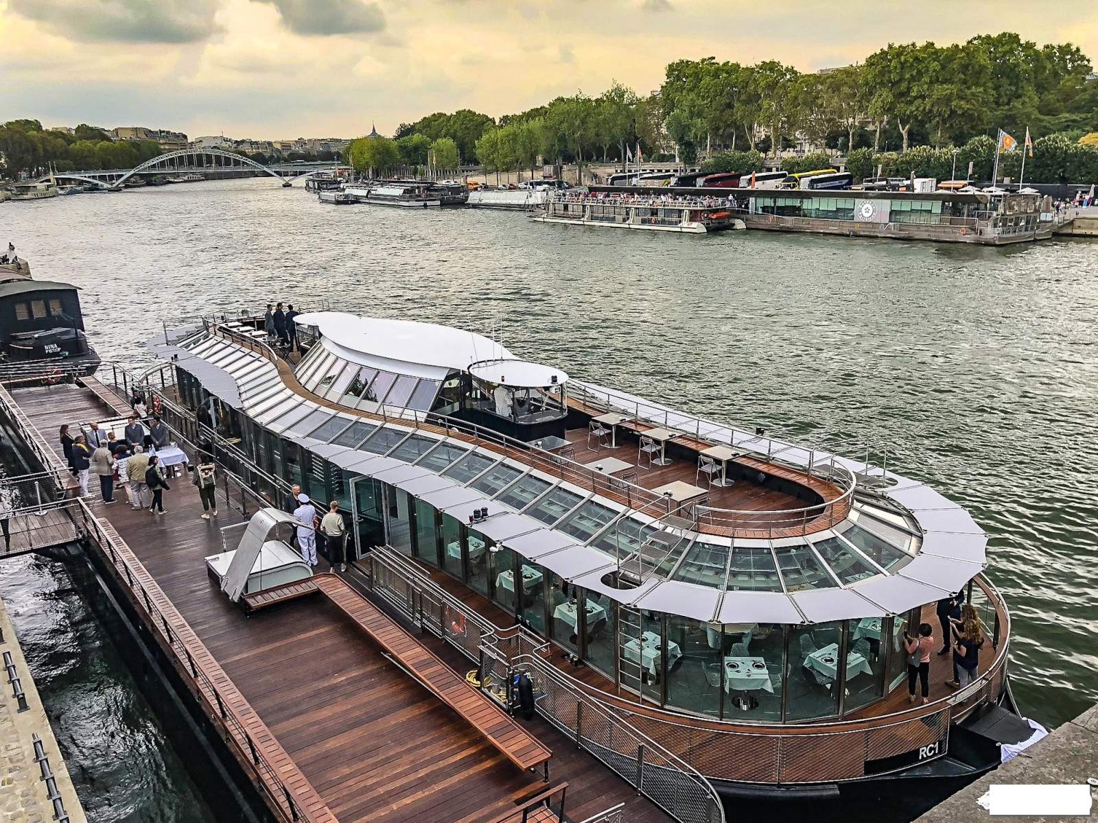 Ducasse sur Seine : tout ce qu'il faut savoir pour organiser votre événement à bord