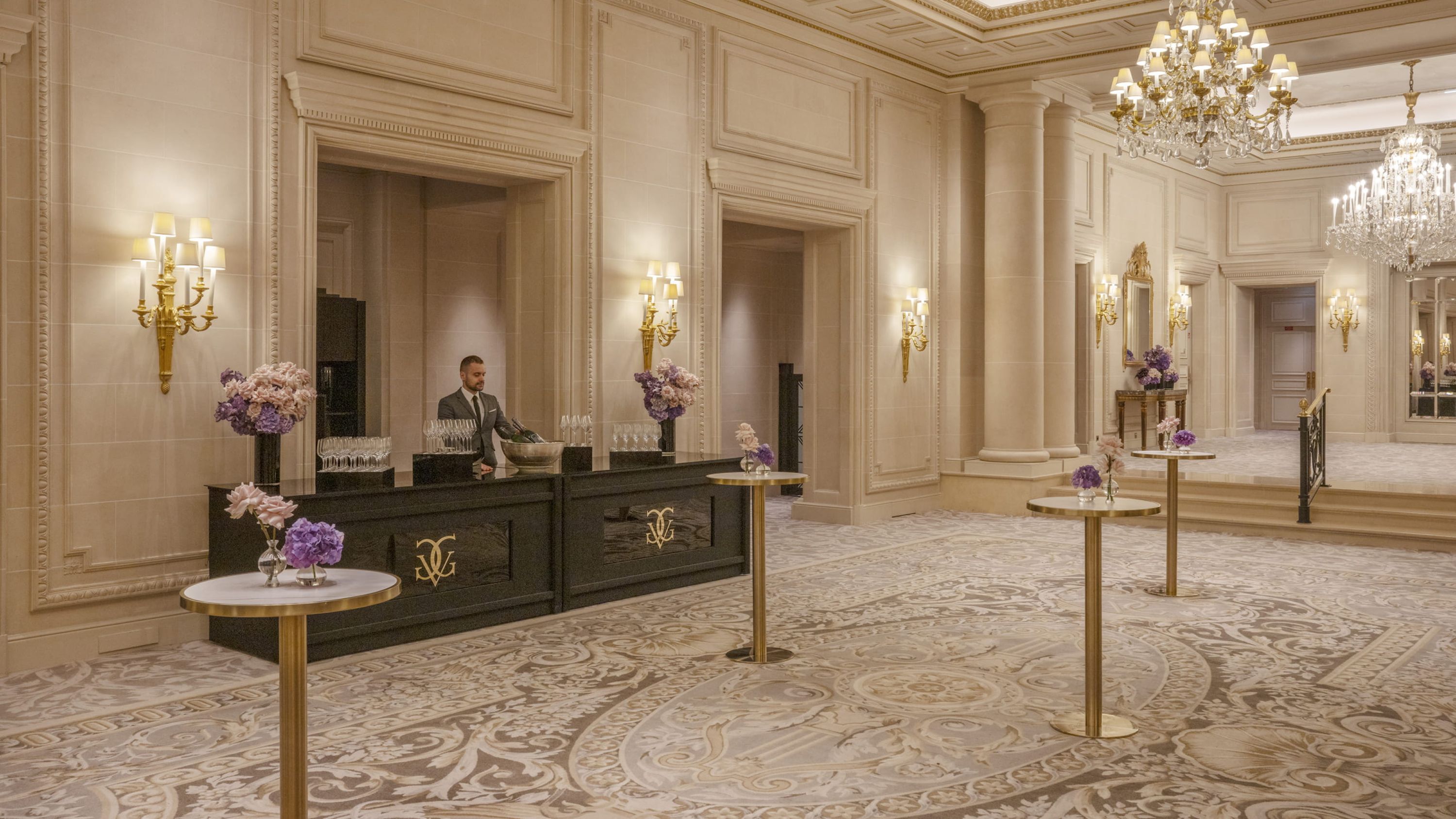 Four Seasons Hotel George V Paris - Photo 5