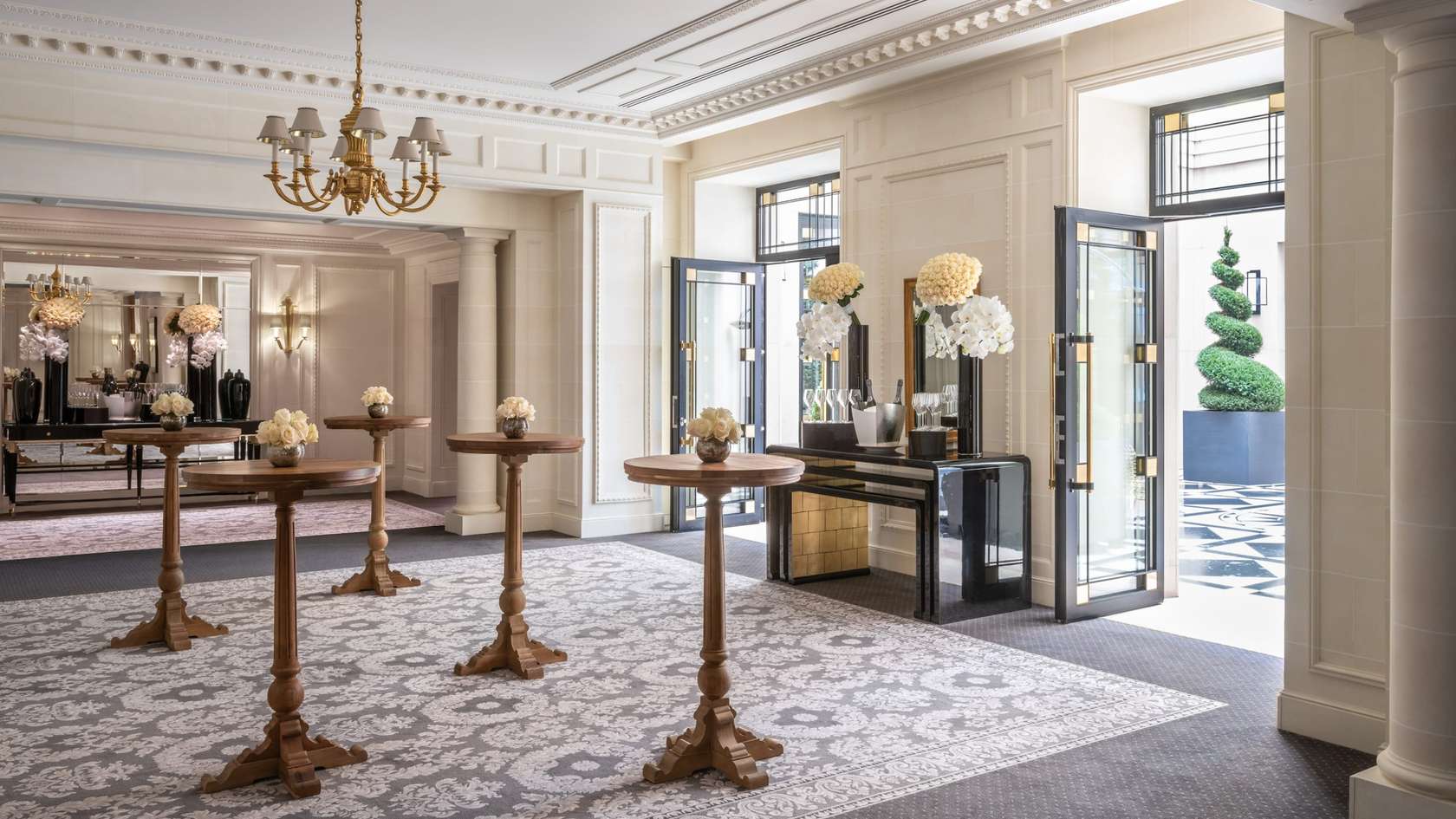 Four Seasons Hotel George V Paris - Photo 5