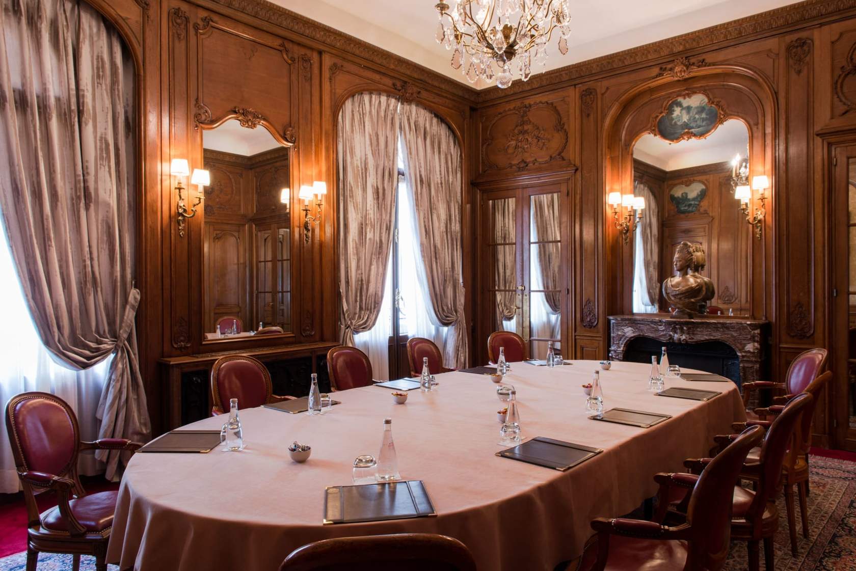 Hôtel Raphael Paris : tout ce qu'il faut savoir pour organiser votre événement