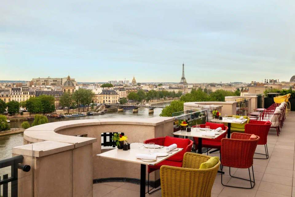 Le Tout-Paris