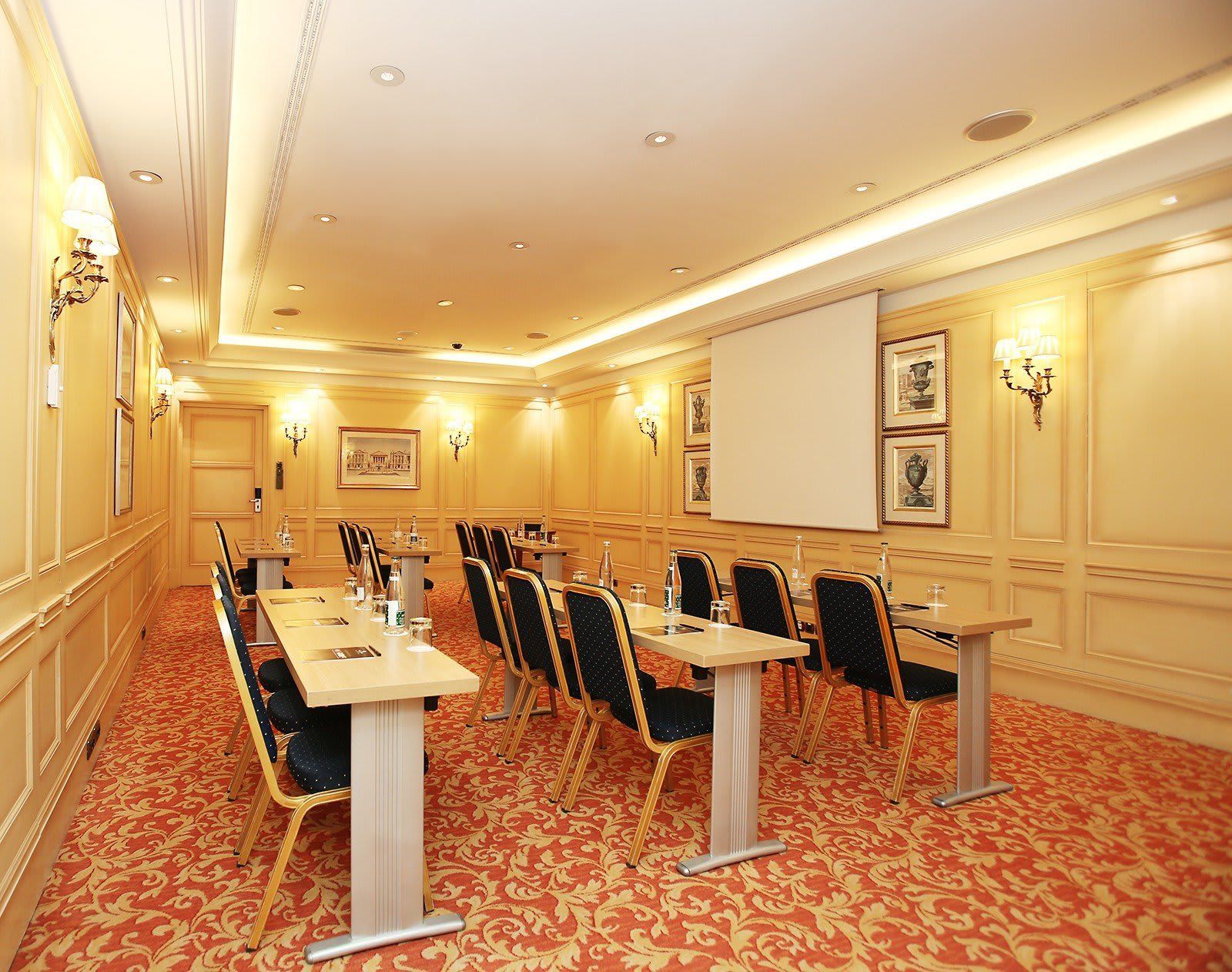 M Social Hotel - Photo 3