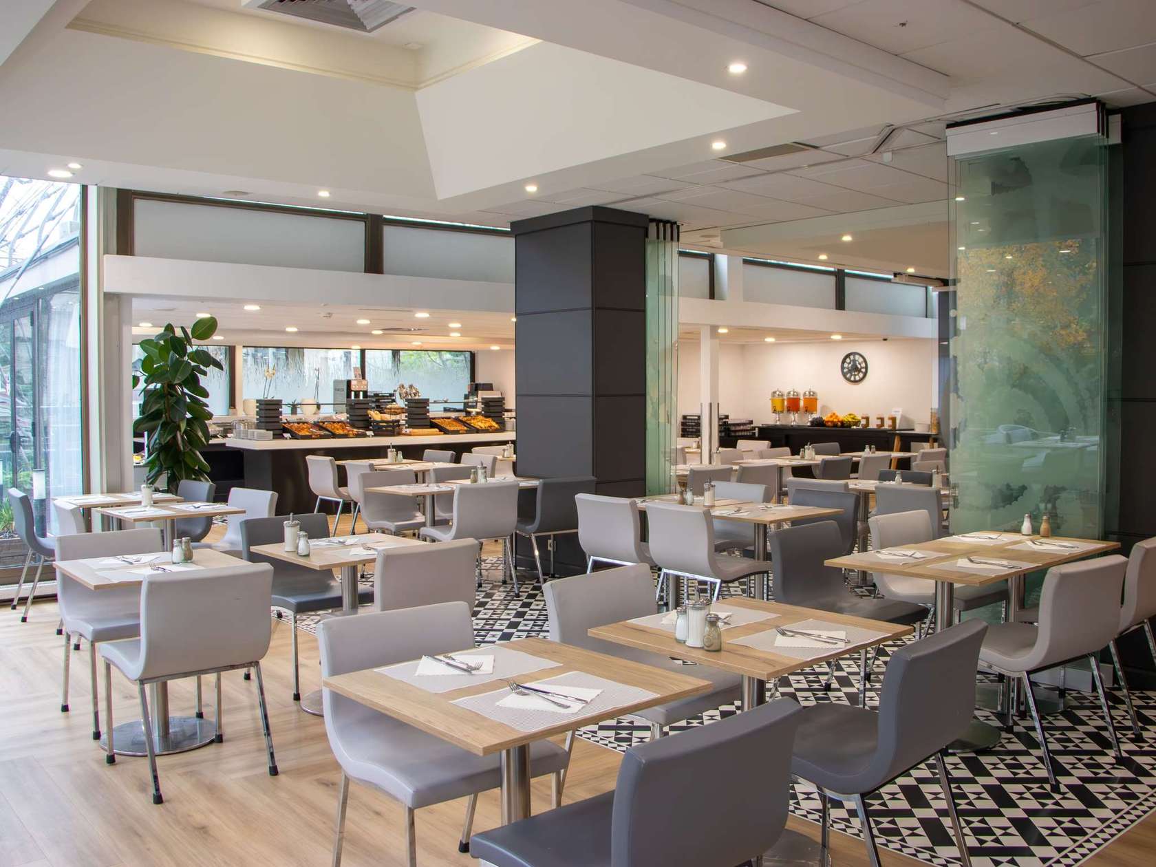 Mercure Paris Centre Tour Eiffel **** - Photo 2