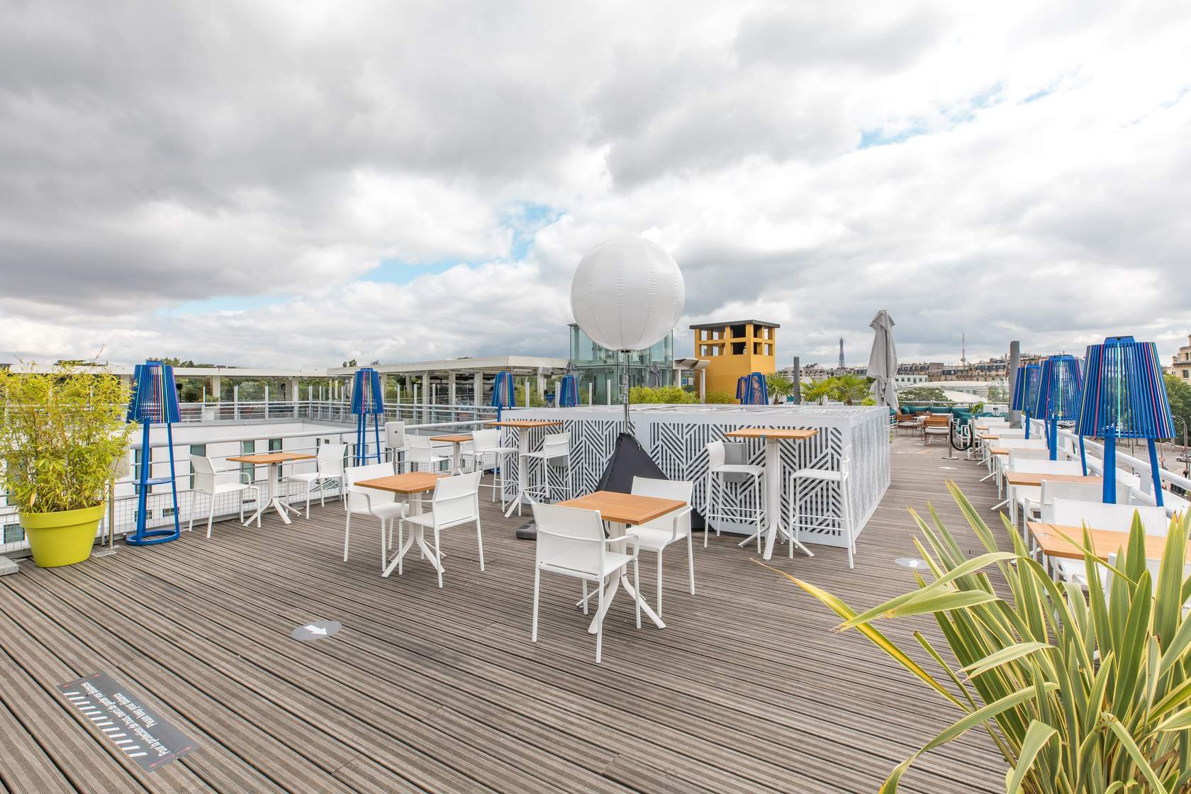 Rooftop Molitor Paris : tout ce qu'il faut savoir pour organiser votre événement