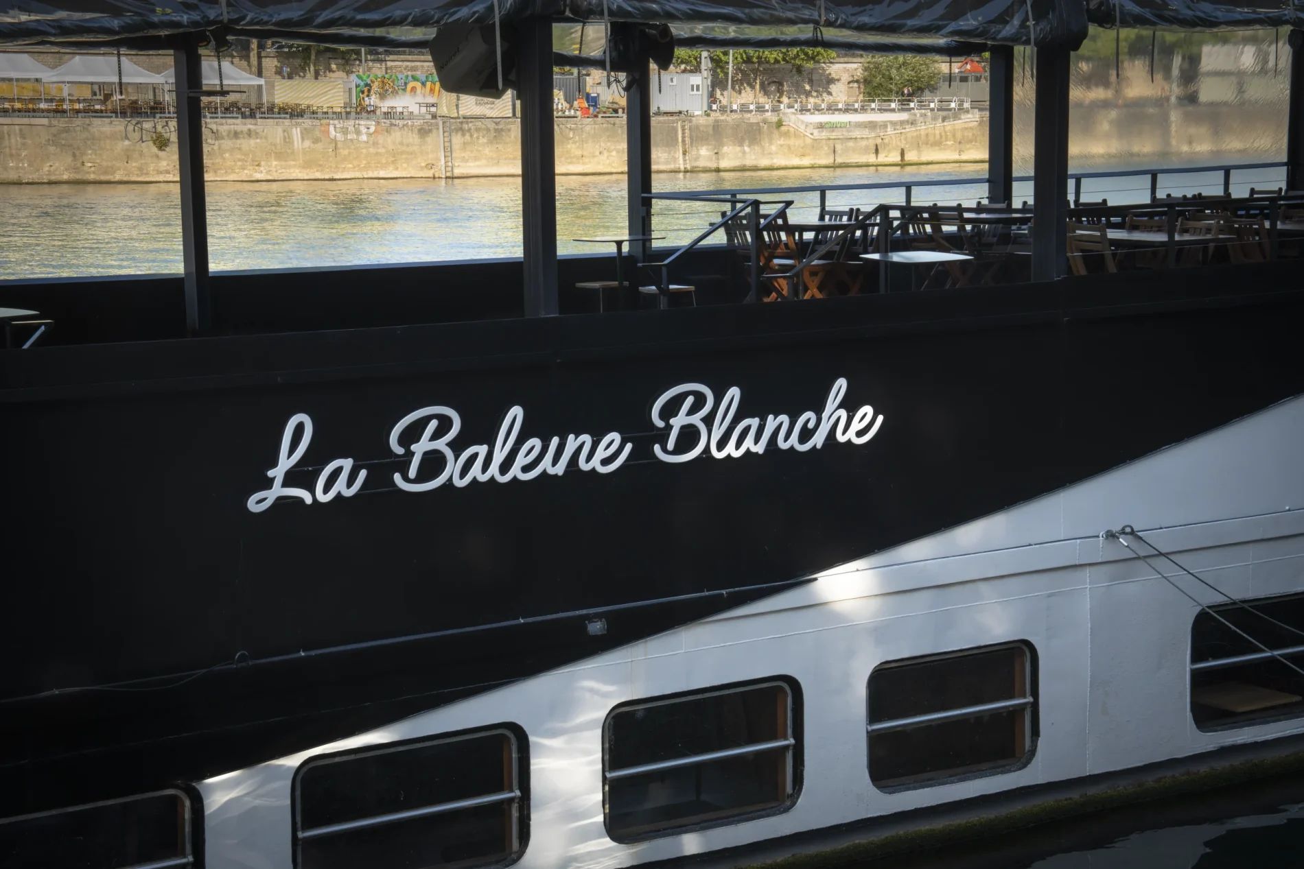 Péniche de la Baleine Blanche - Photo 3