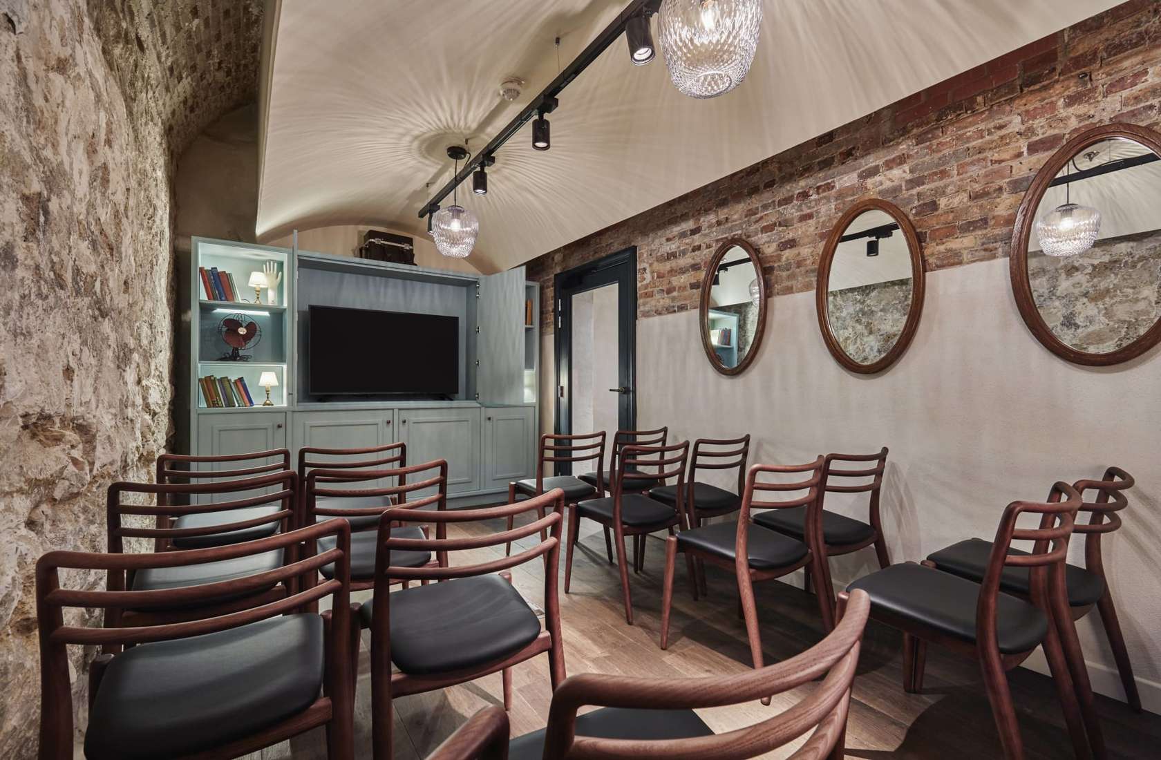 The Hoxton - Photo 4